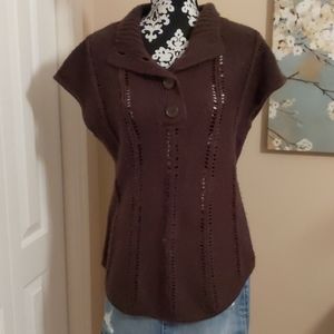 Short sleeved layering sweater